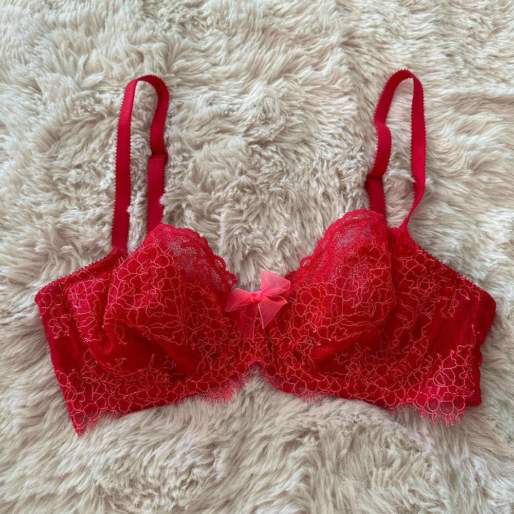 Victoria’s Secret Dream Angels Unlined Demi Bra